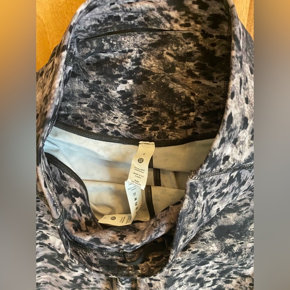 Lululemon Base Pace HR Tight 25" - Picture 6 of 6